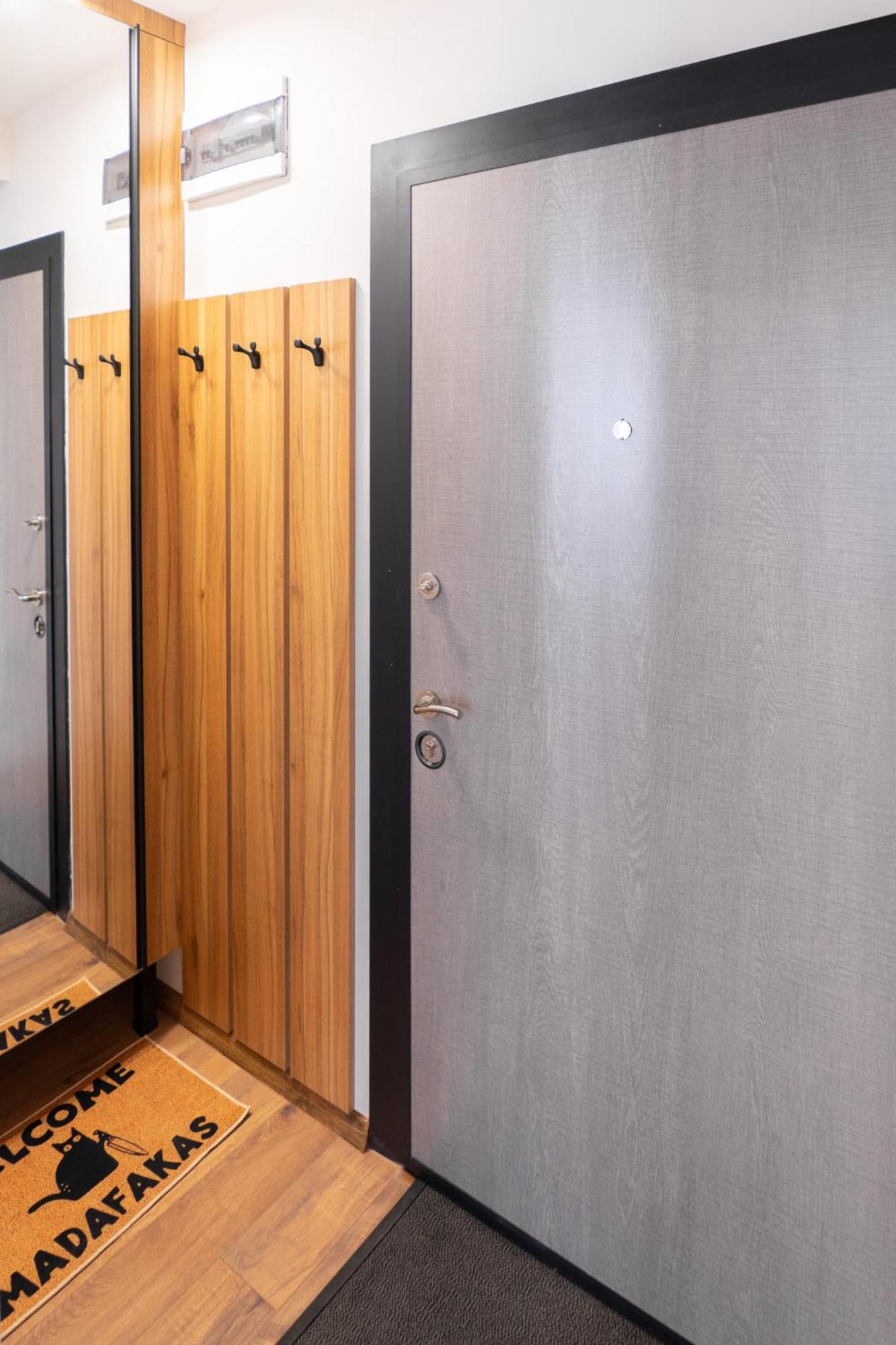 וארנה New Modern & Cozy Apartment With Free Private Parking And Ev Charging Station מראה חיצוני תמונה